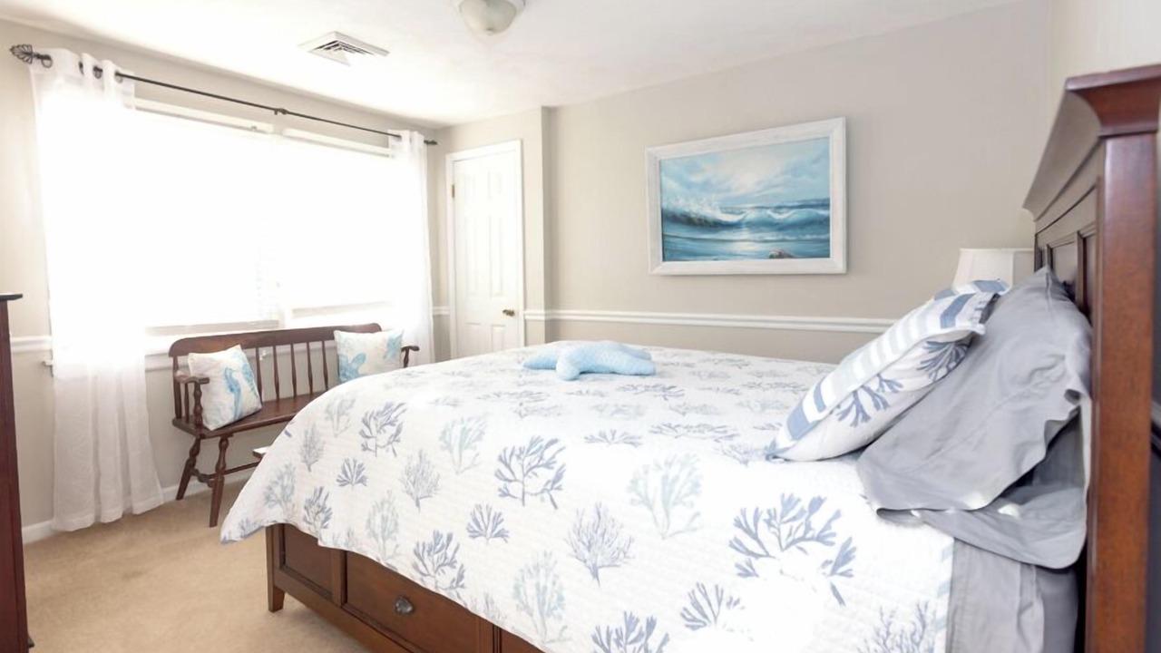 Photo of Bedroom in Town Bank