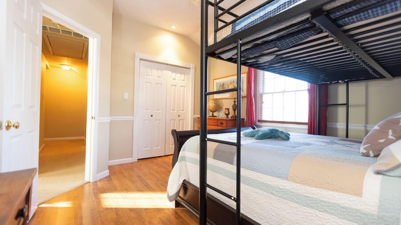 Photo of Bedroom in Town Bank