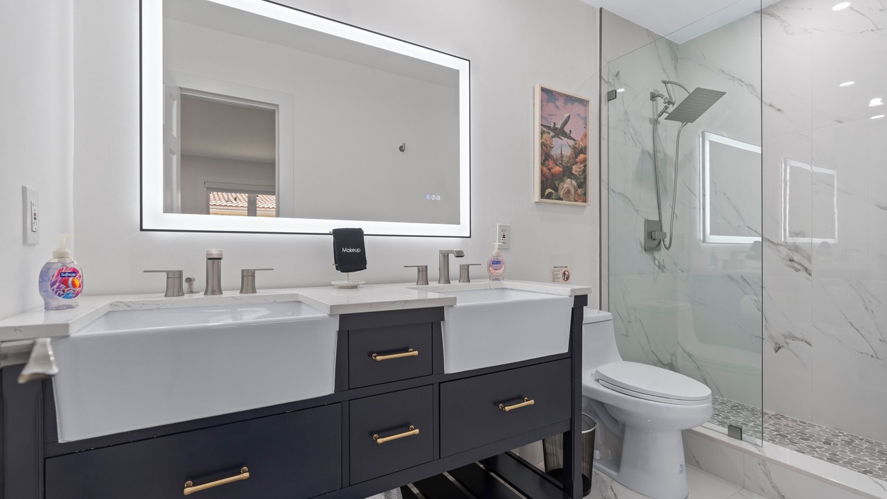 Photo of Bathroom in Garden Isles