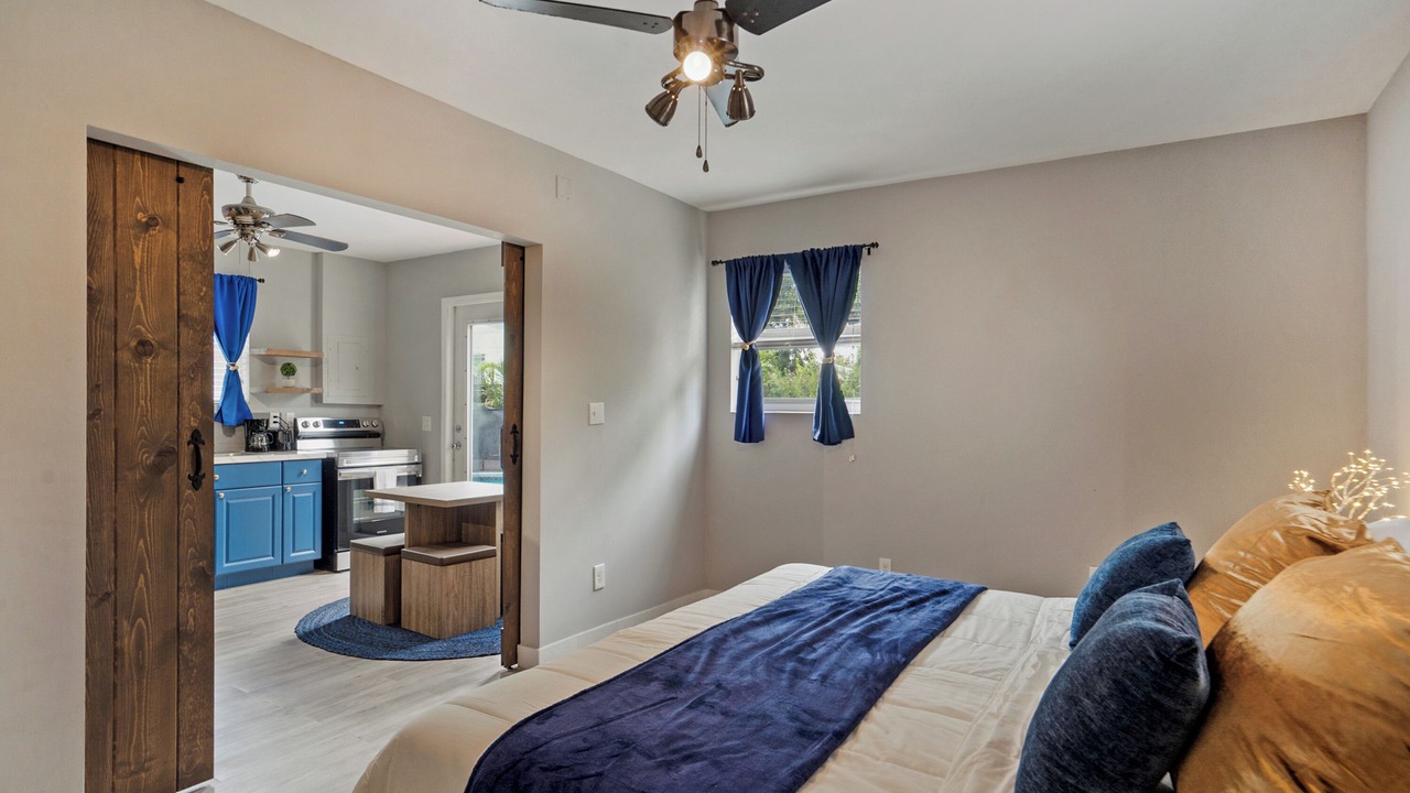 Photo of Bedroom in Golden Glades