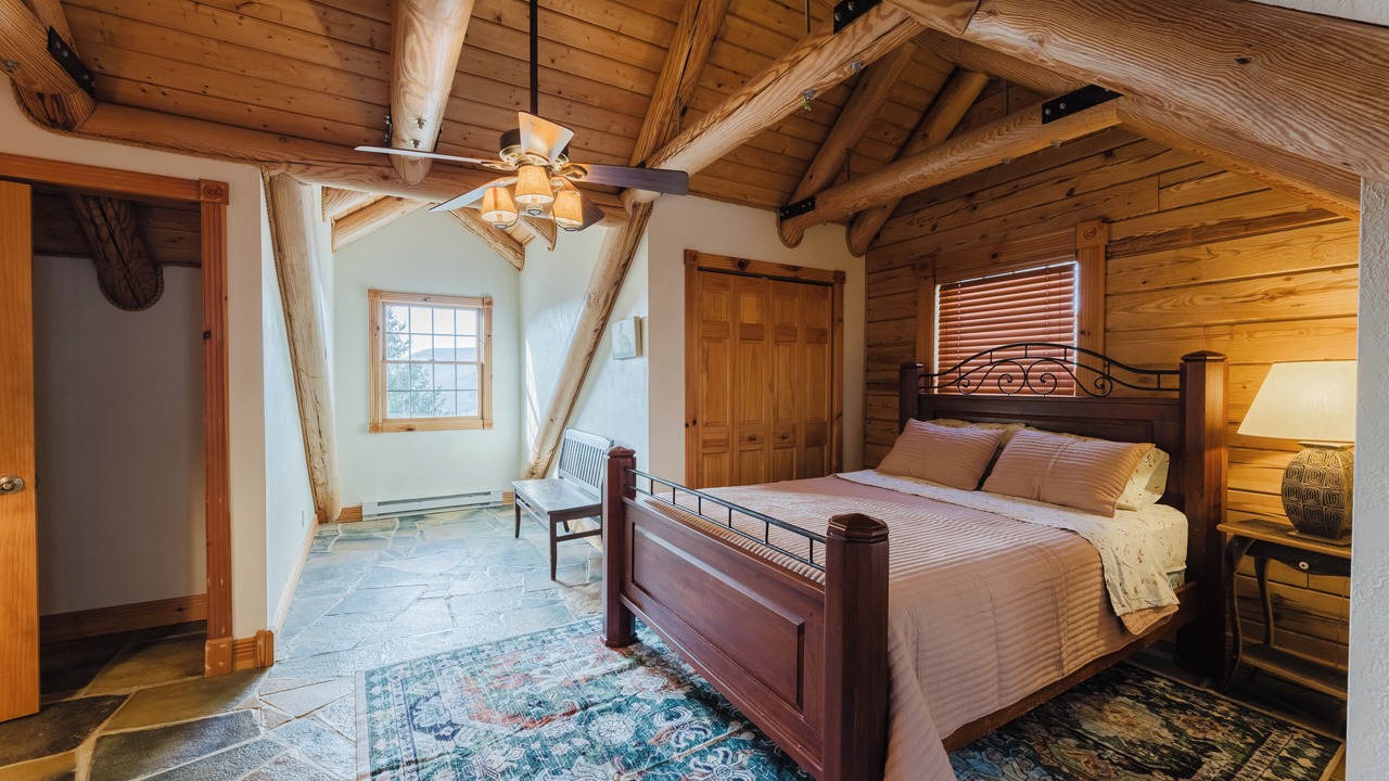 Photo of Bedroom in South Mountain