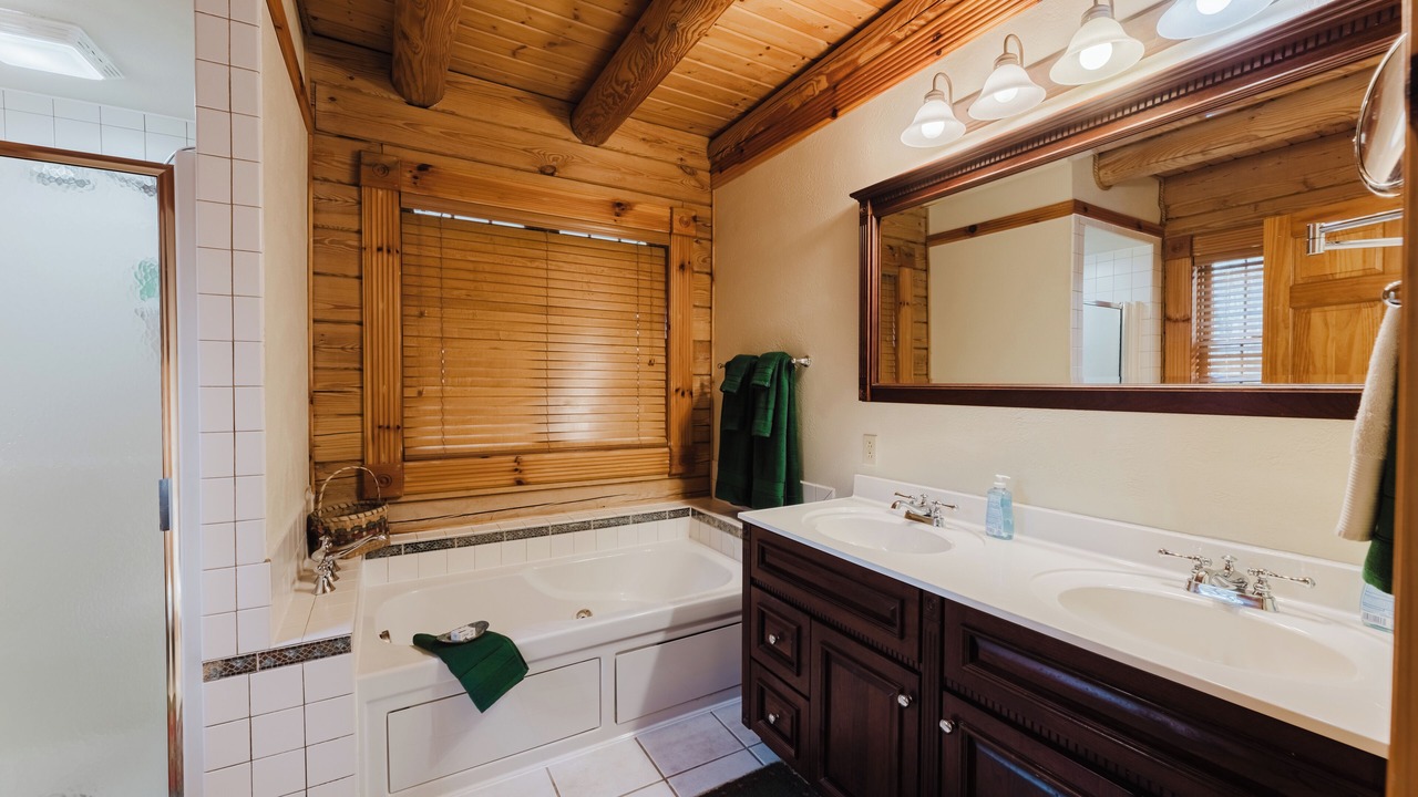 Photo of Bathroom in South Mountain
