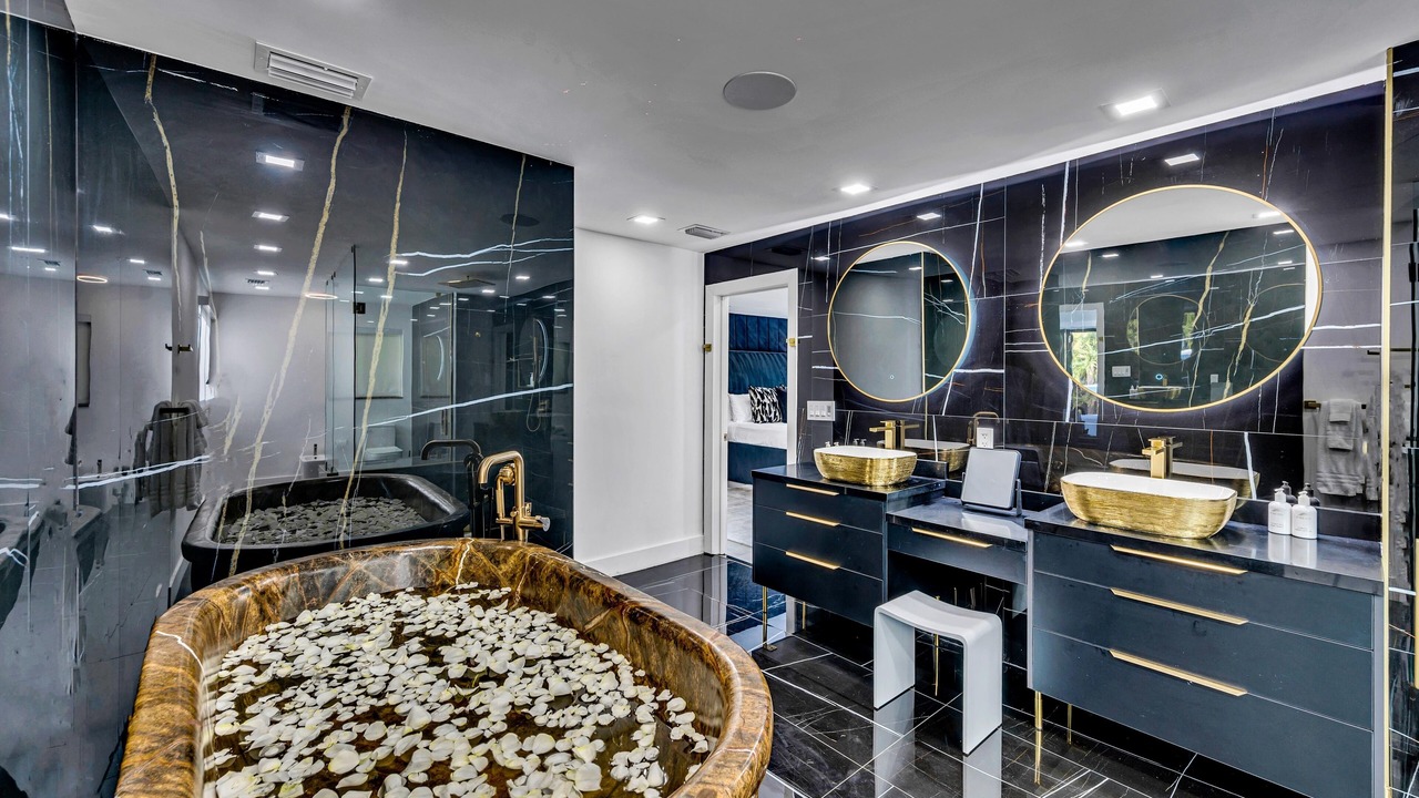 Photo of Bathroom in Coral Ridge