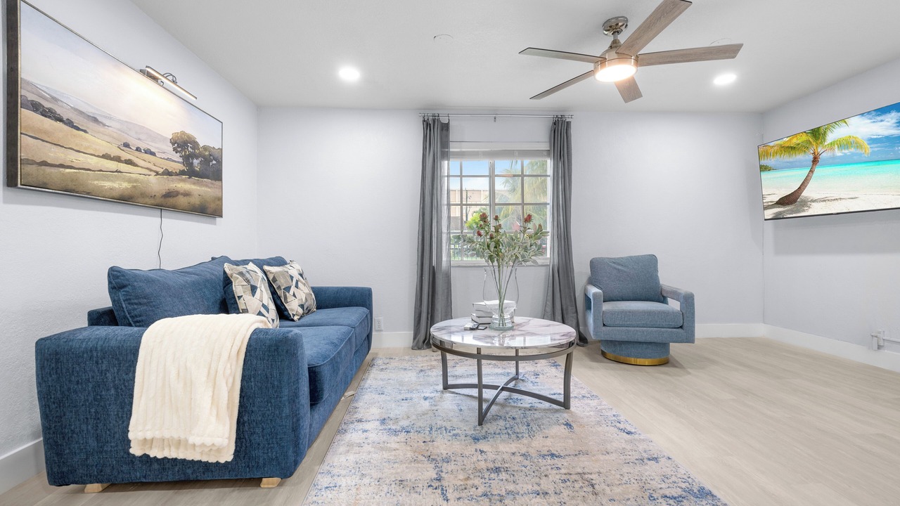 Photo of Livingroom in Hollywood