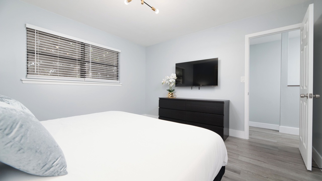 Photo of Bedroom in Sunrise