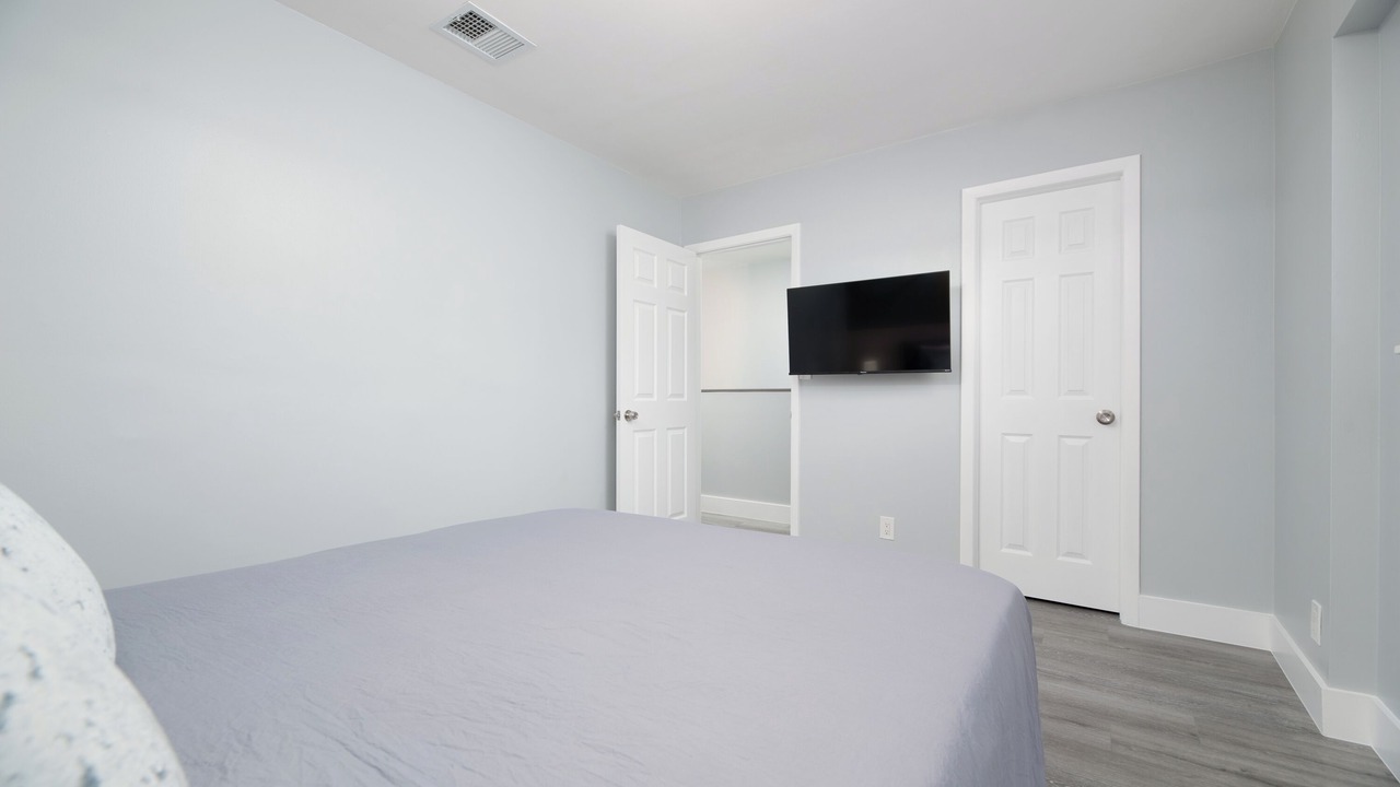 Photo of Bedroom in Sunrise