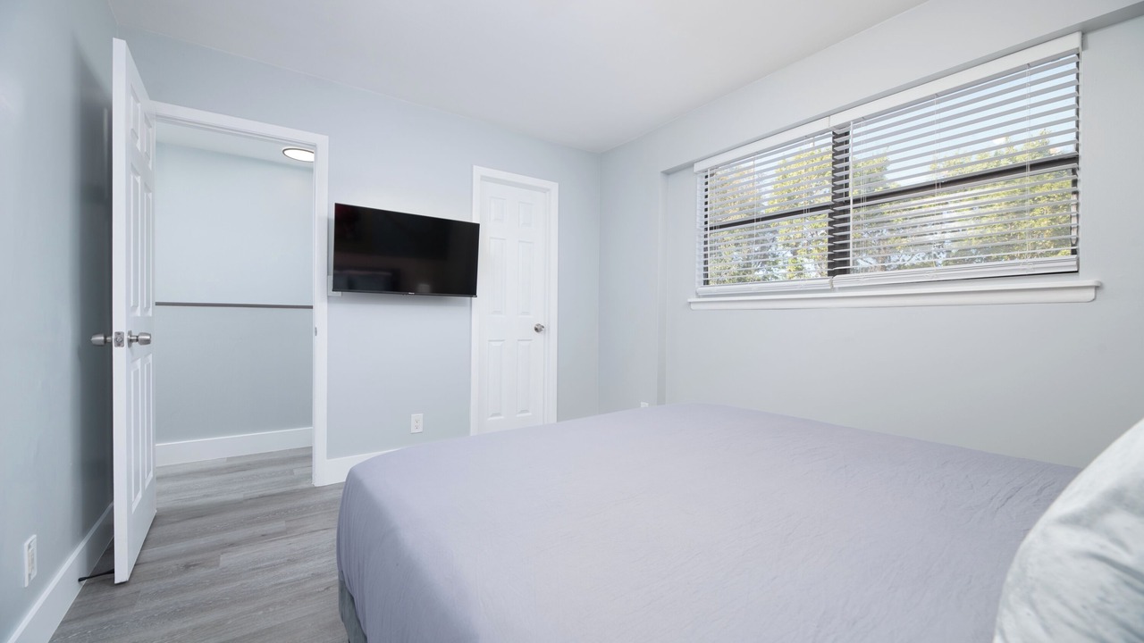 Photo of Bedroom in Sunrise