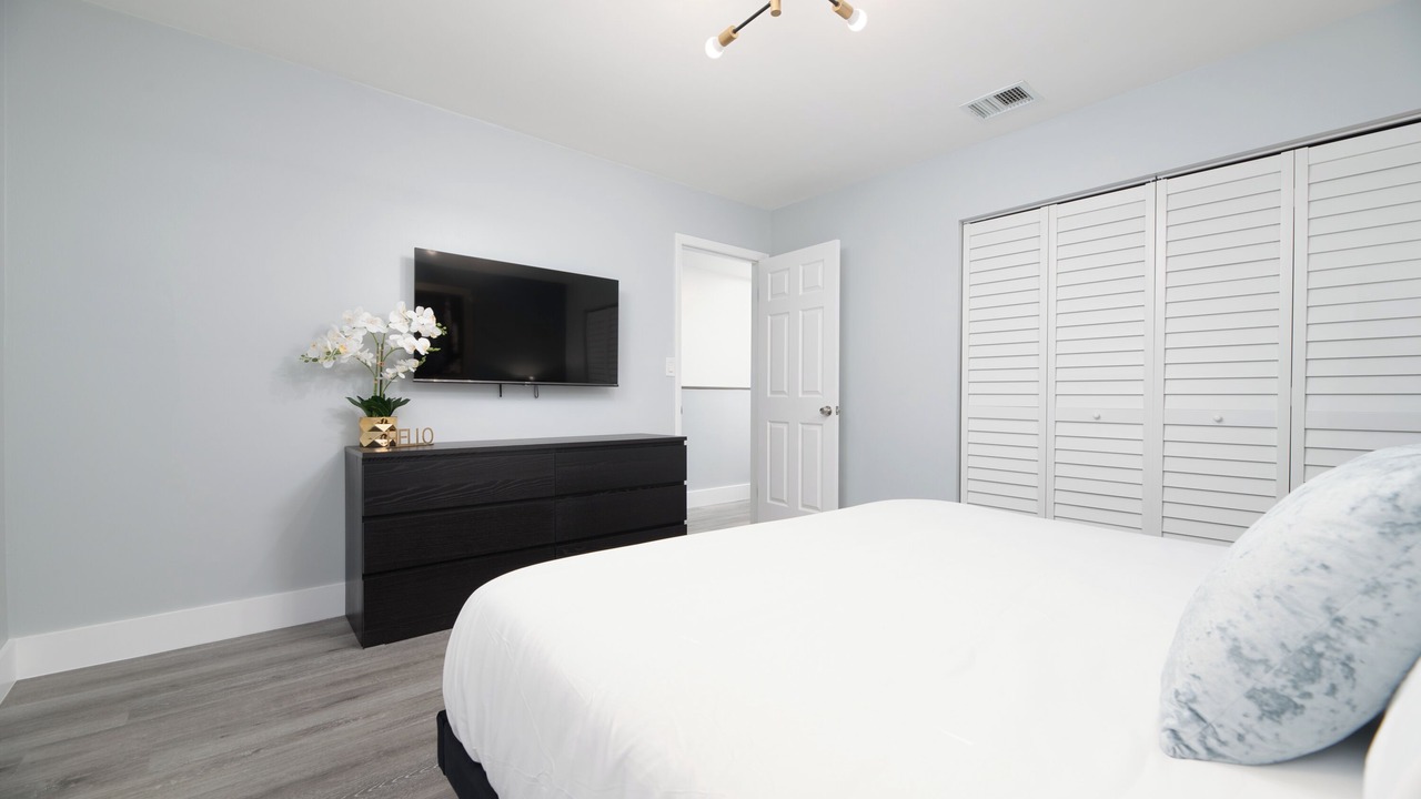 Photo of Bedroom in Sunrise