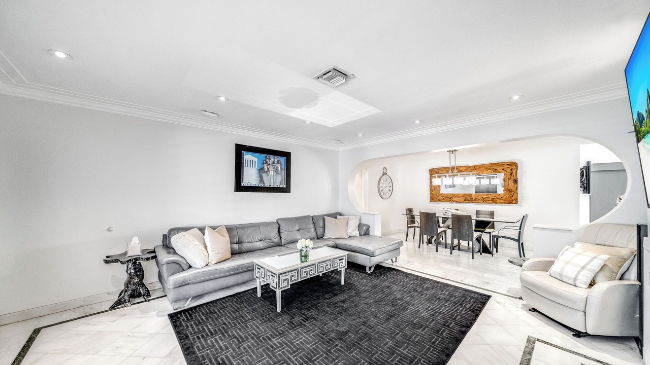 Photo of Livingroom in Coral Ridge