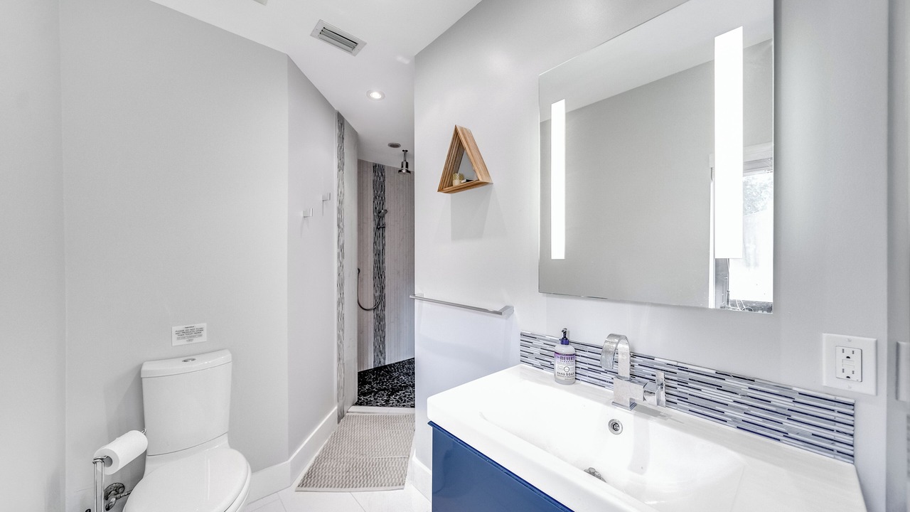 Photo of Bathroom in Coral Ridge