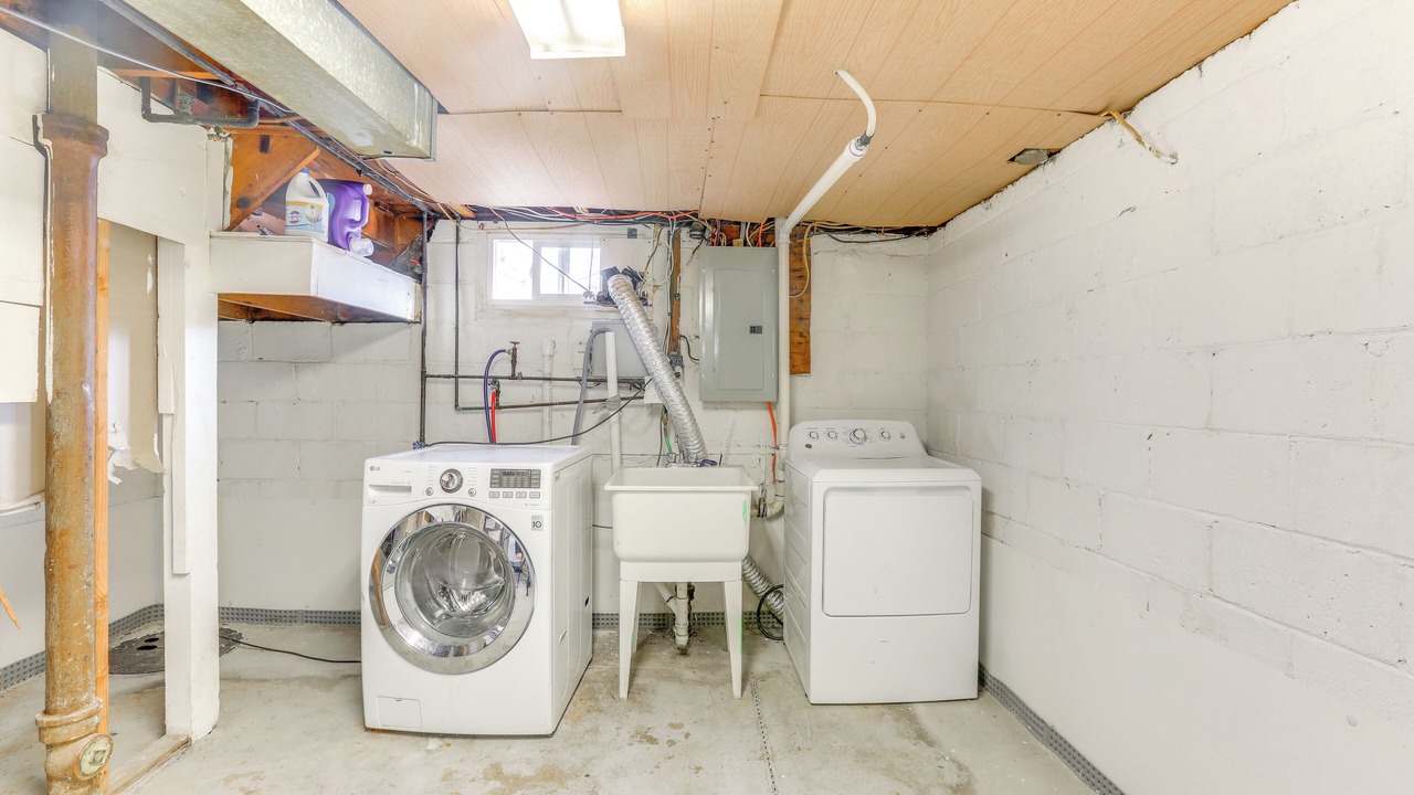 Photo of Bedroom in Newark