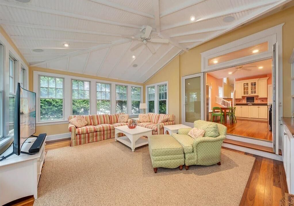Photo of Livingroom in Admiral Estates