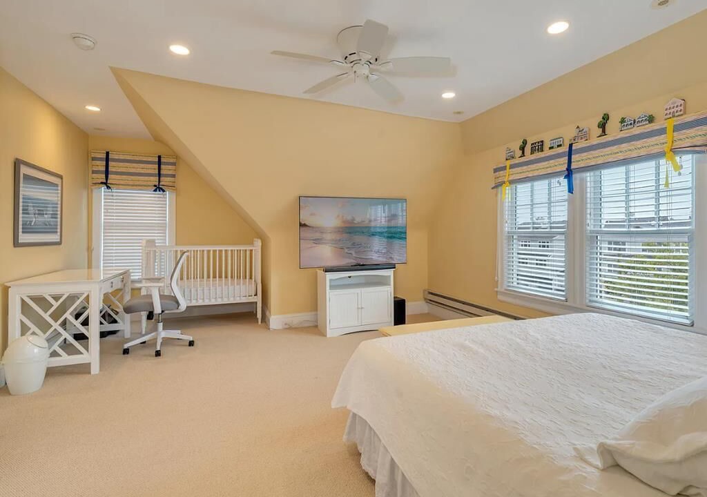 Photo of Bedroom in Admiral Estates