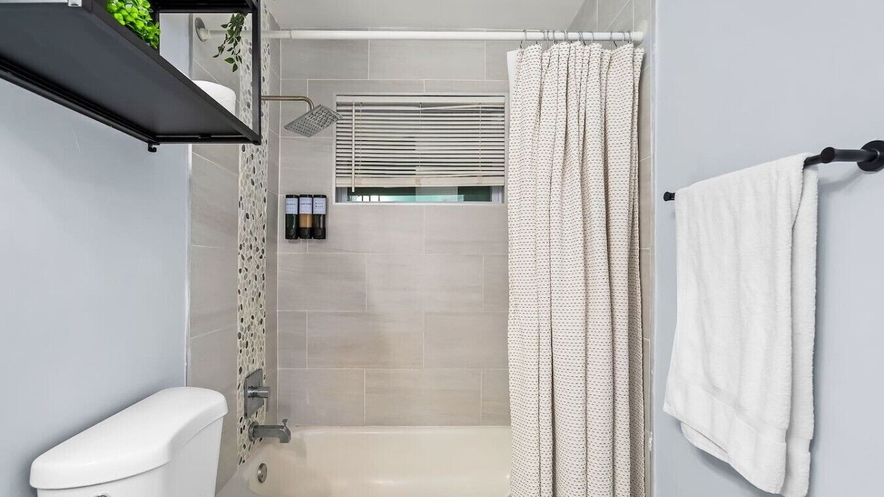 Photo of Bathroom in Sunset