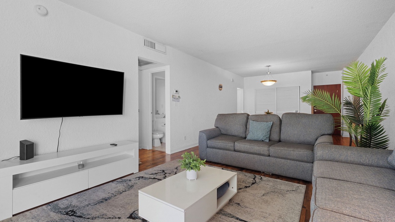 Photo of Livingroom in Hollywood South Central Beach