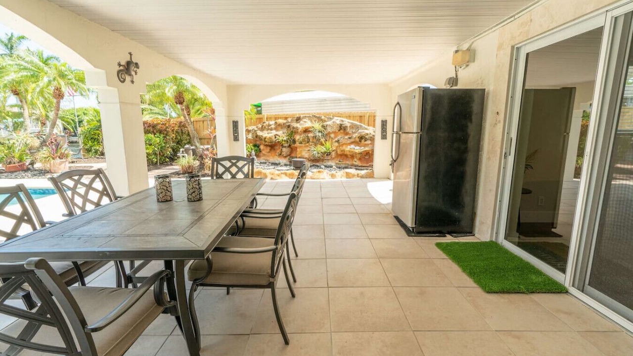 Photo of Outdoor in North Central Hollywood