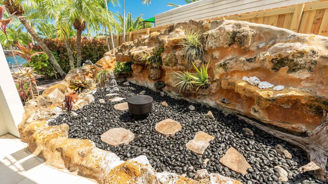 Photo of Outdoor in North Central Hollywood