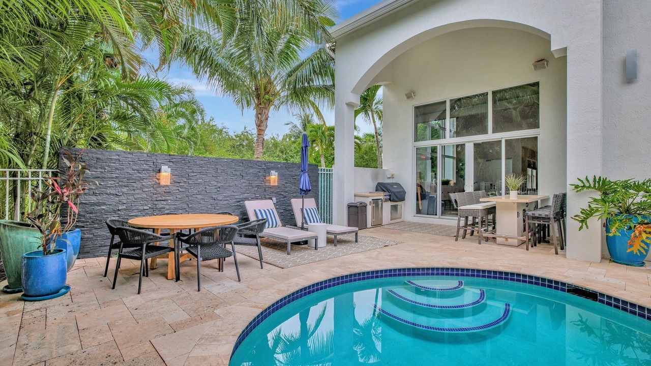 Photo of Outdoor in Dolphin Isles