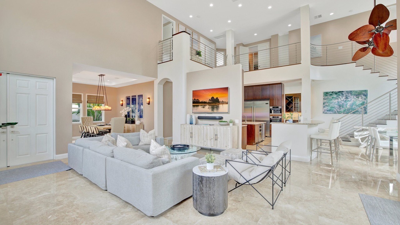Photo of Livingroom in Dolphin Isles