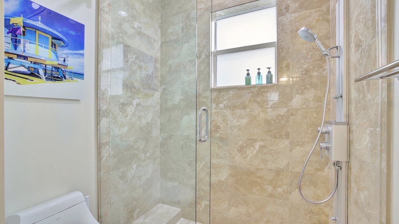 Photo of Bathroom in Dolphin Isles