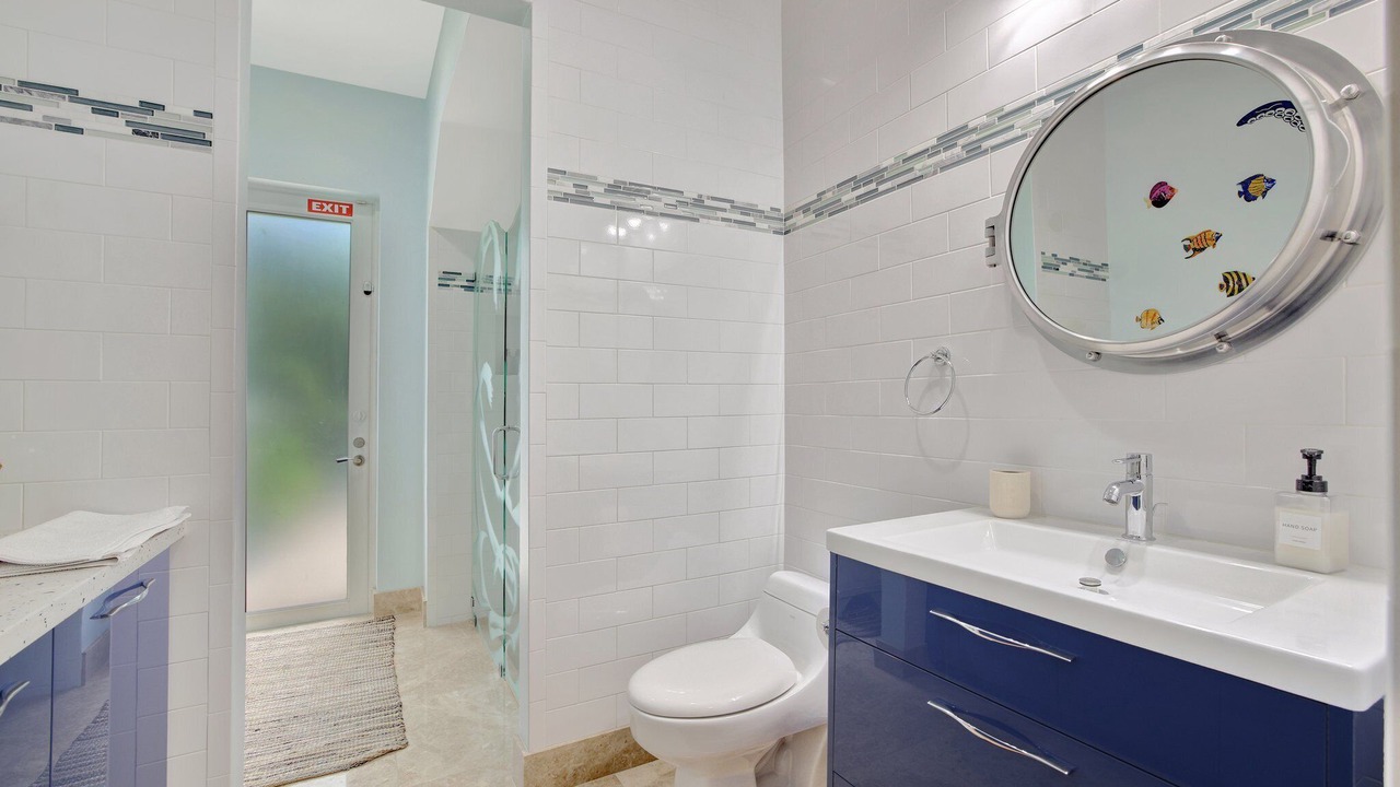 Photo of Bathroom in Dolphin Isles
