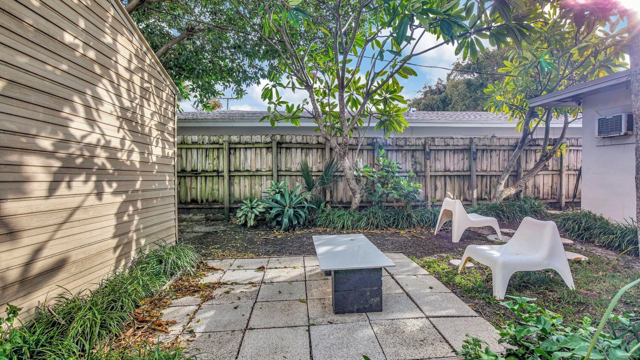 Photo of Patio Balcony in Lauderdale-by-the-Sea