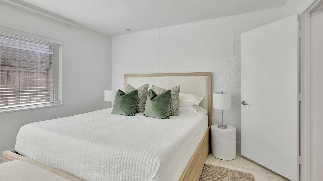 Photo of Bedroom in Lauderdale-by-the-Sea