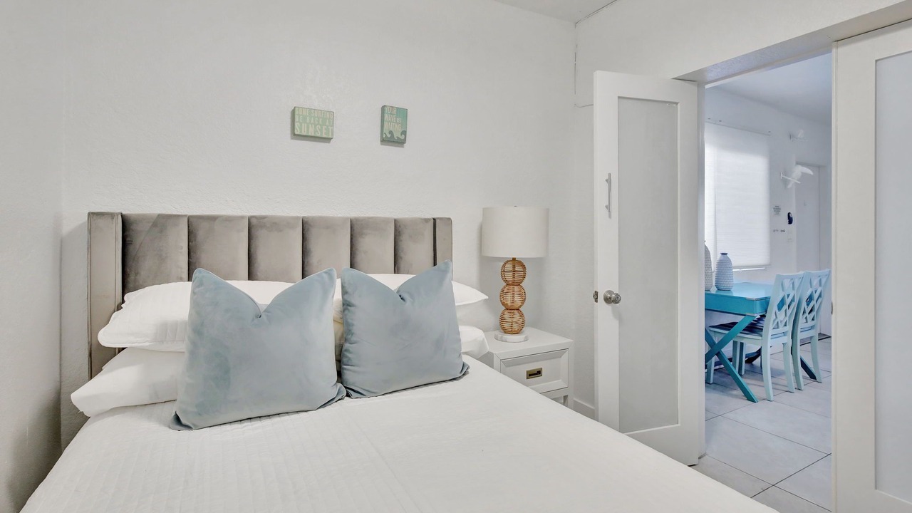 Photo of Bedroom in Lauderdale-by-the-Sea