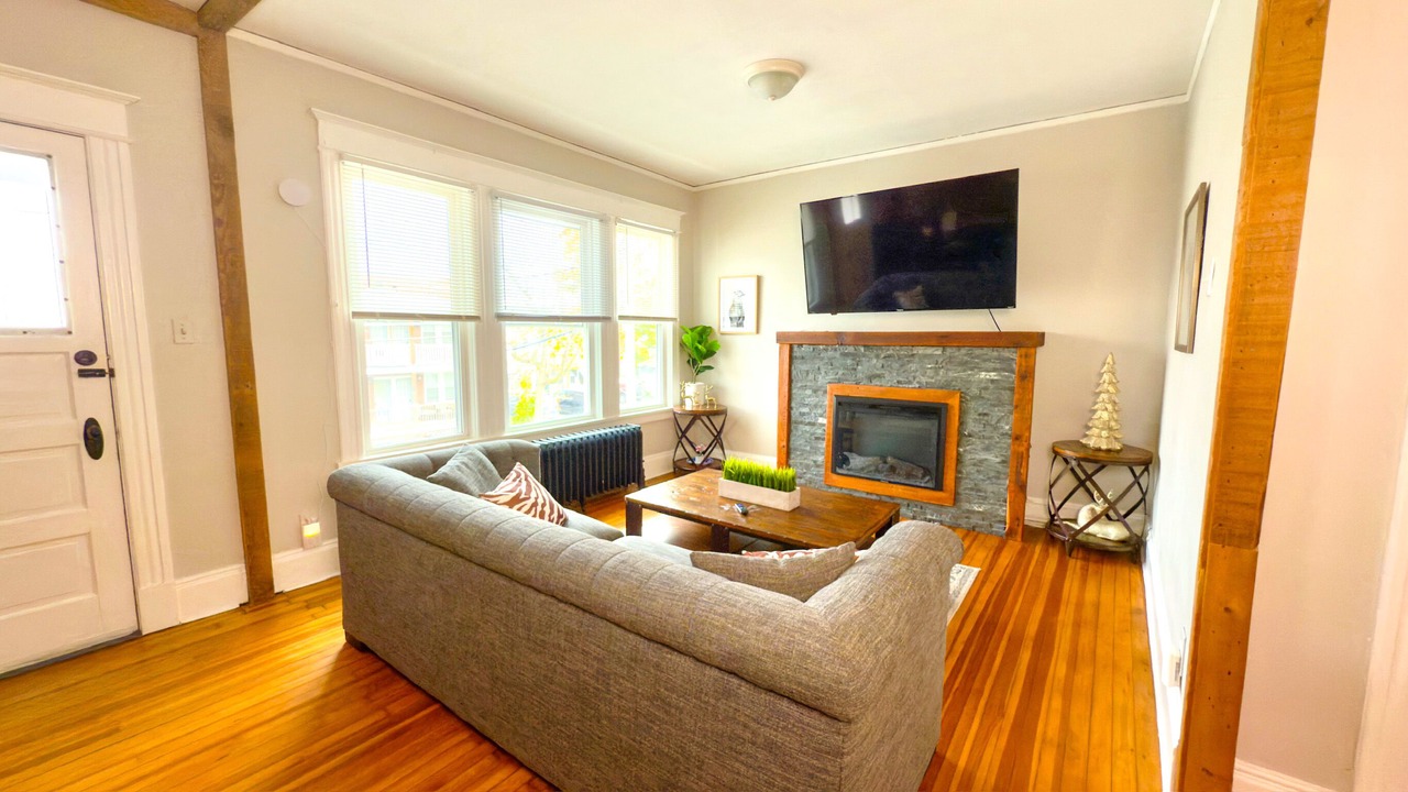 Photo of Livingroom in Albany
