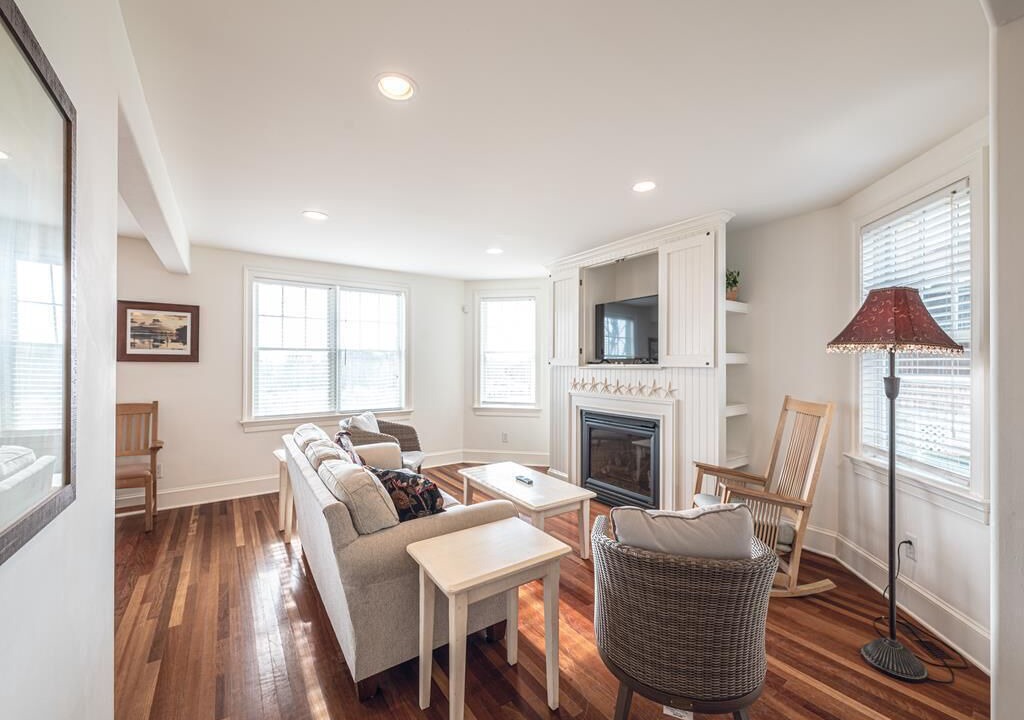 Photo of Livingroom in Admiral Estates