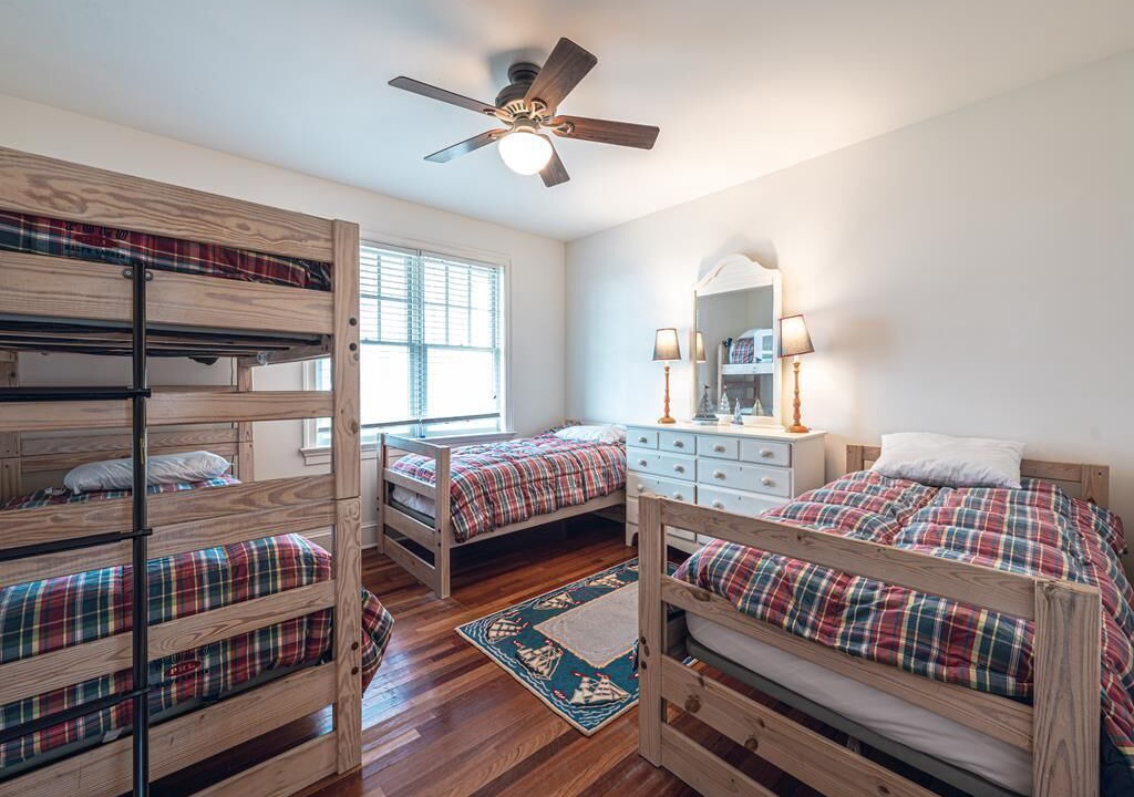 Photo of Bedroom in Admiral Estates