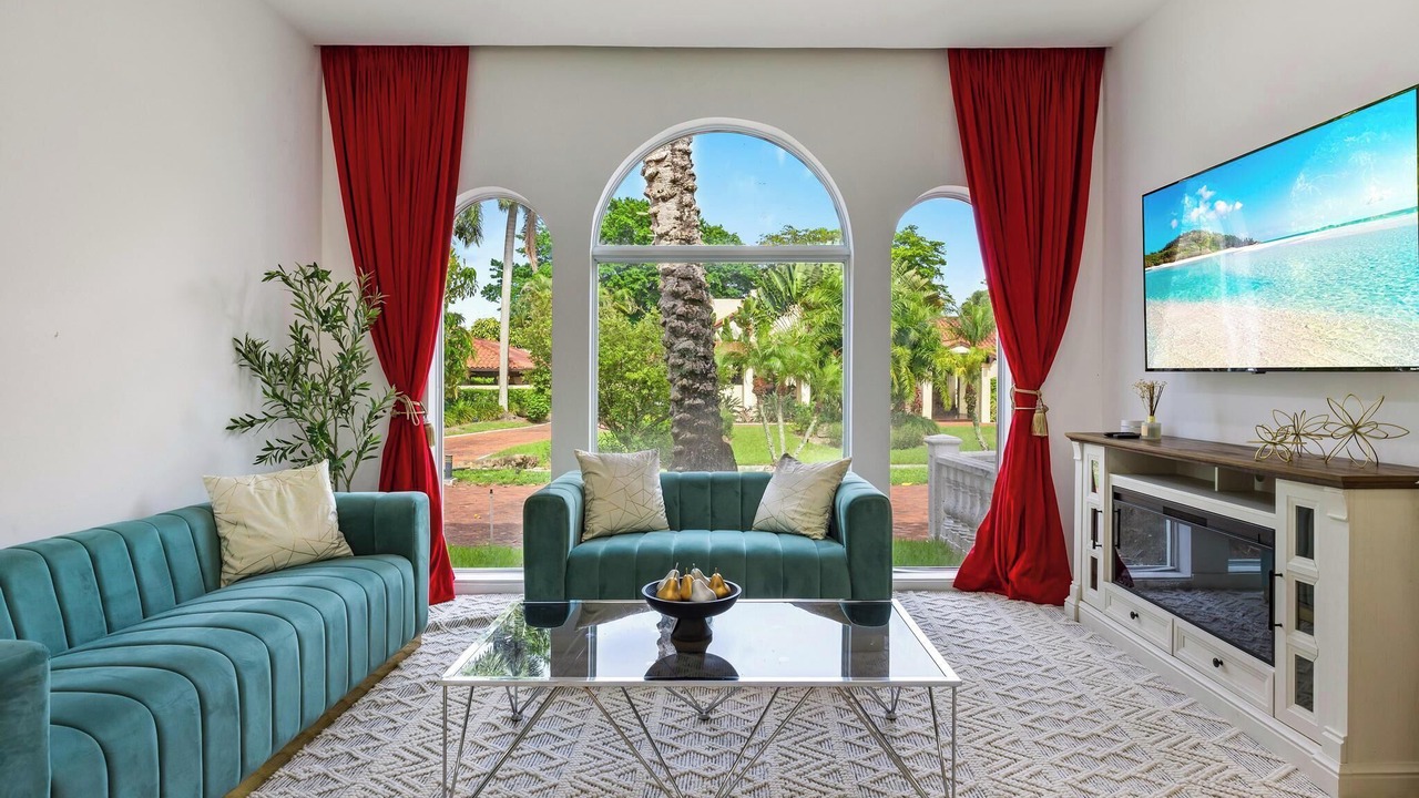 Photo of Livingroom in Tamarac