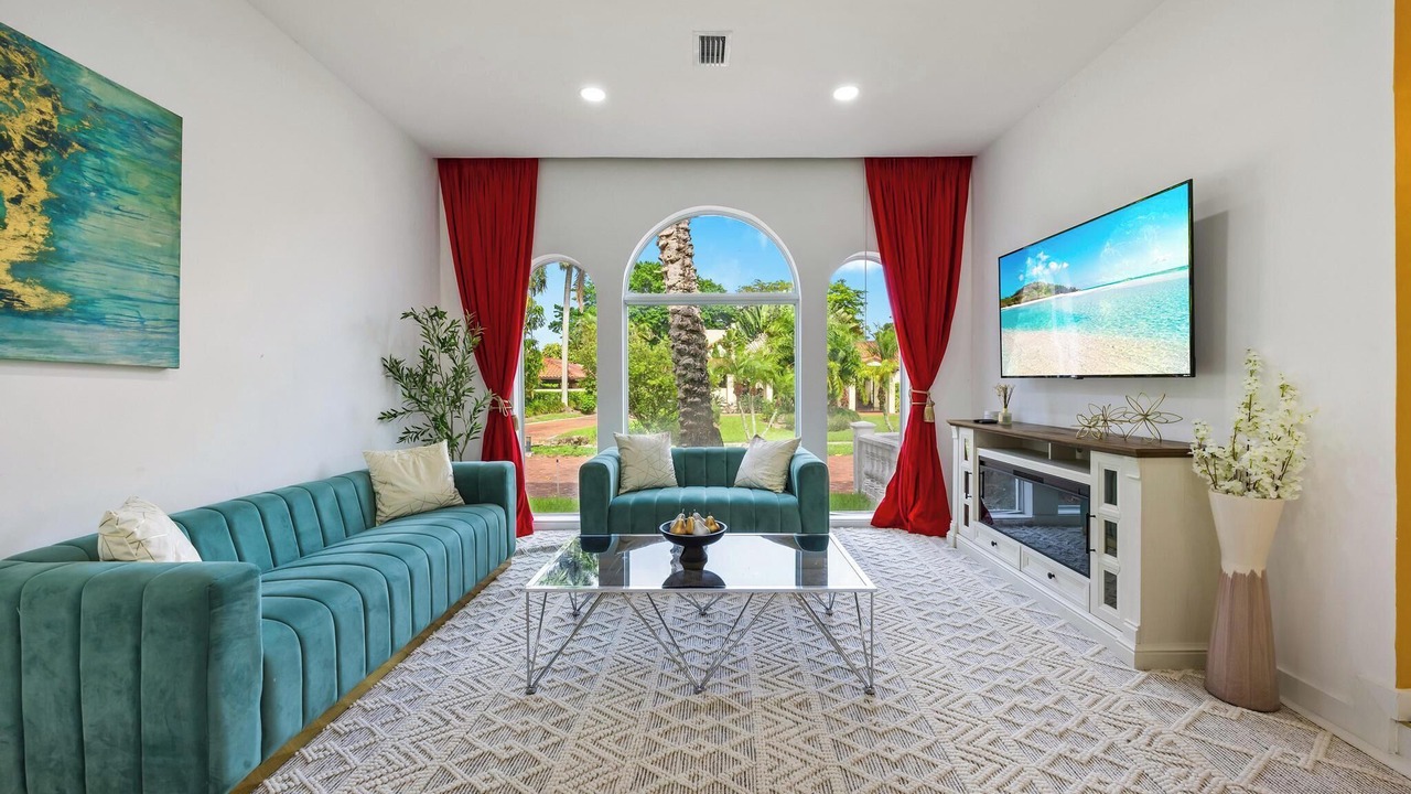 Photo of Livingroom in Tamarac