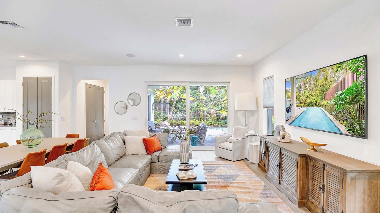 Photo of Livingroom in Poinsettia Heights