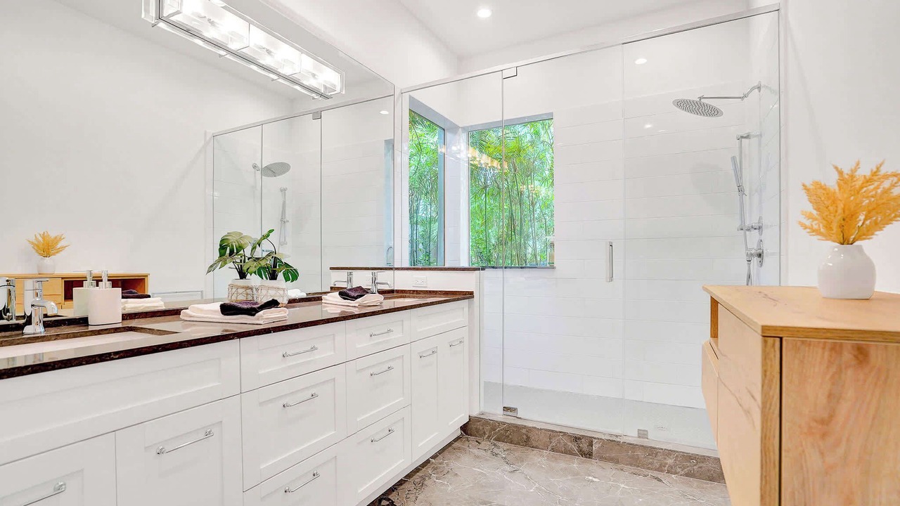 Photo of Bathroom in Poinsettia Heights