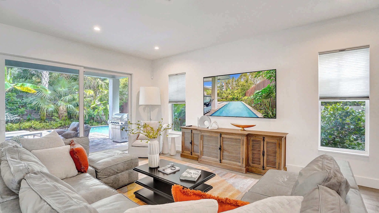 Photo of Livingroom in Poinsettia Heights