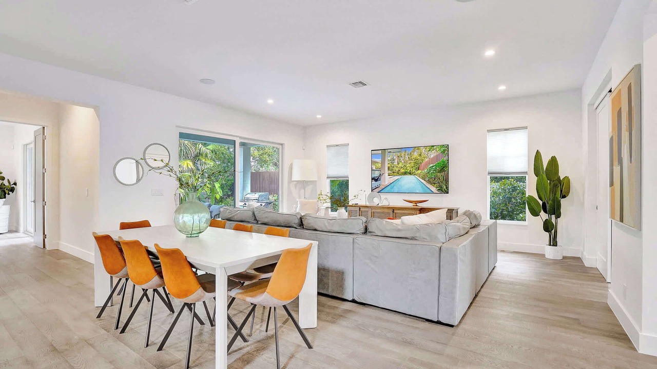 Photo of Others in Poinsettia Heights