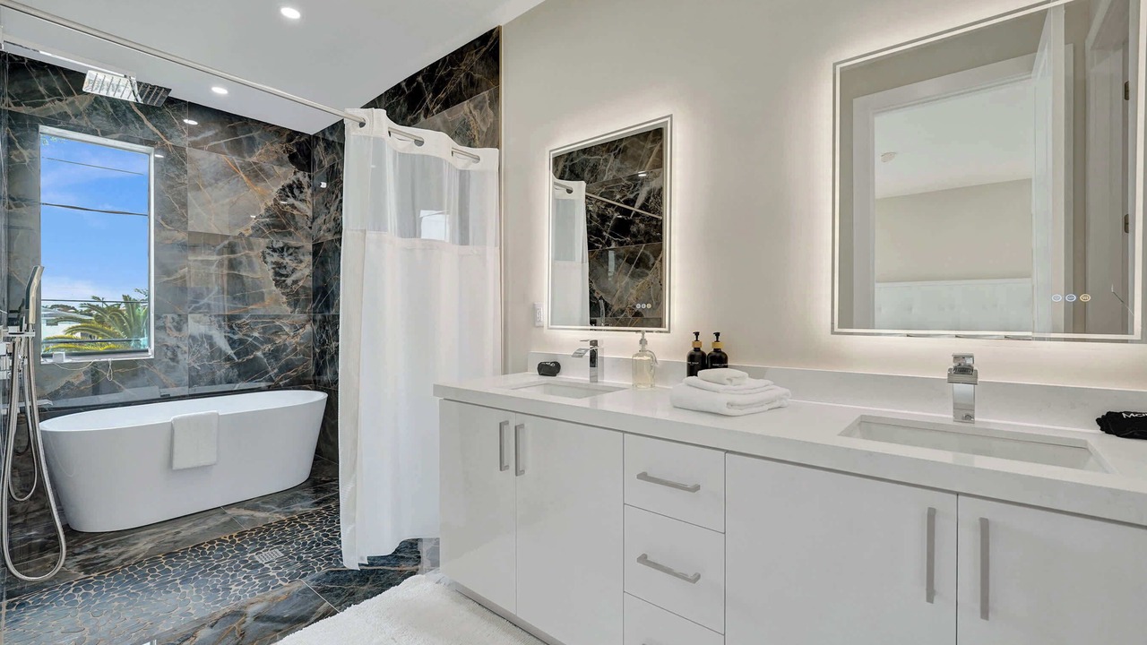 Photo of Bathroom in Lake Ridge