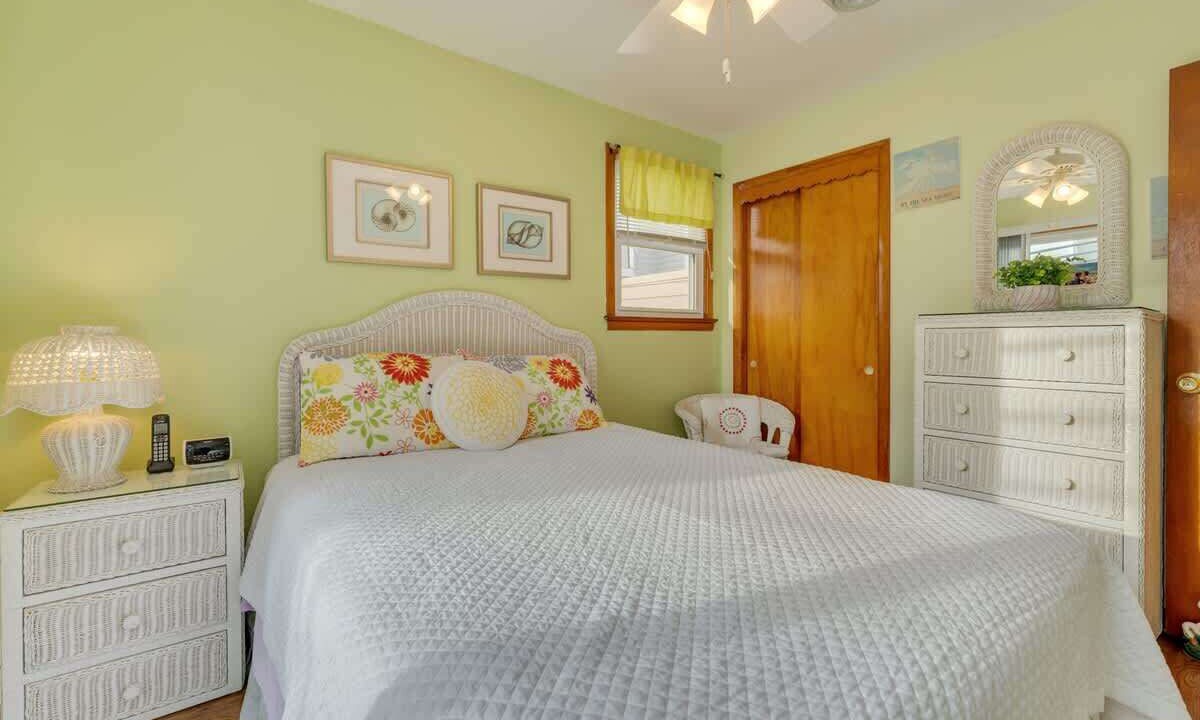 Photo of Bedroom in Avalon