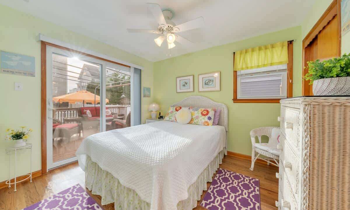 Photo of Bedroom in Avalon