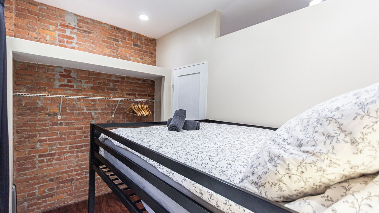 Photo of Bedroom in Koreatown