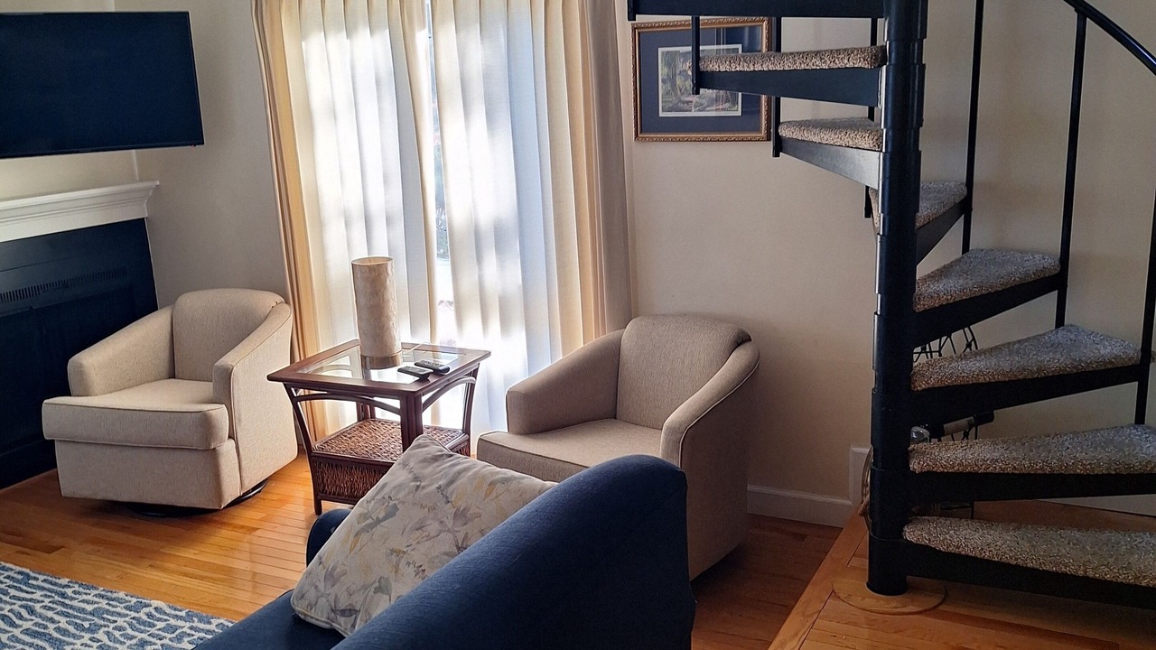 Photo of Livingroom in Country Club Estates