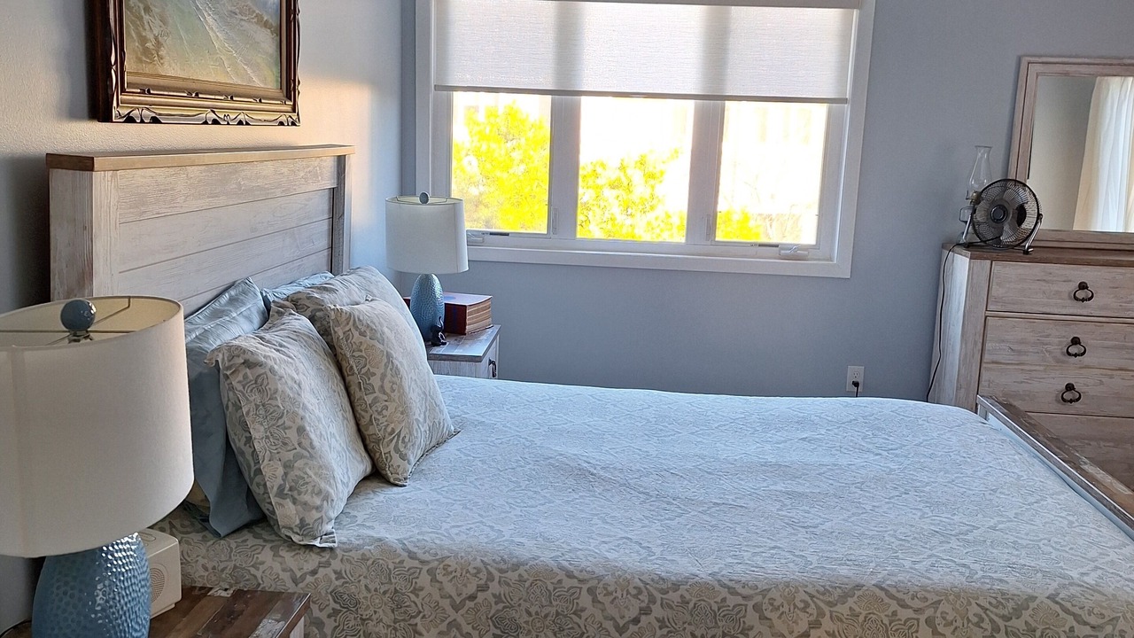 Photo of Bedroom in Country Club Estates