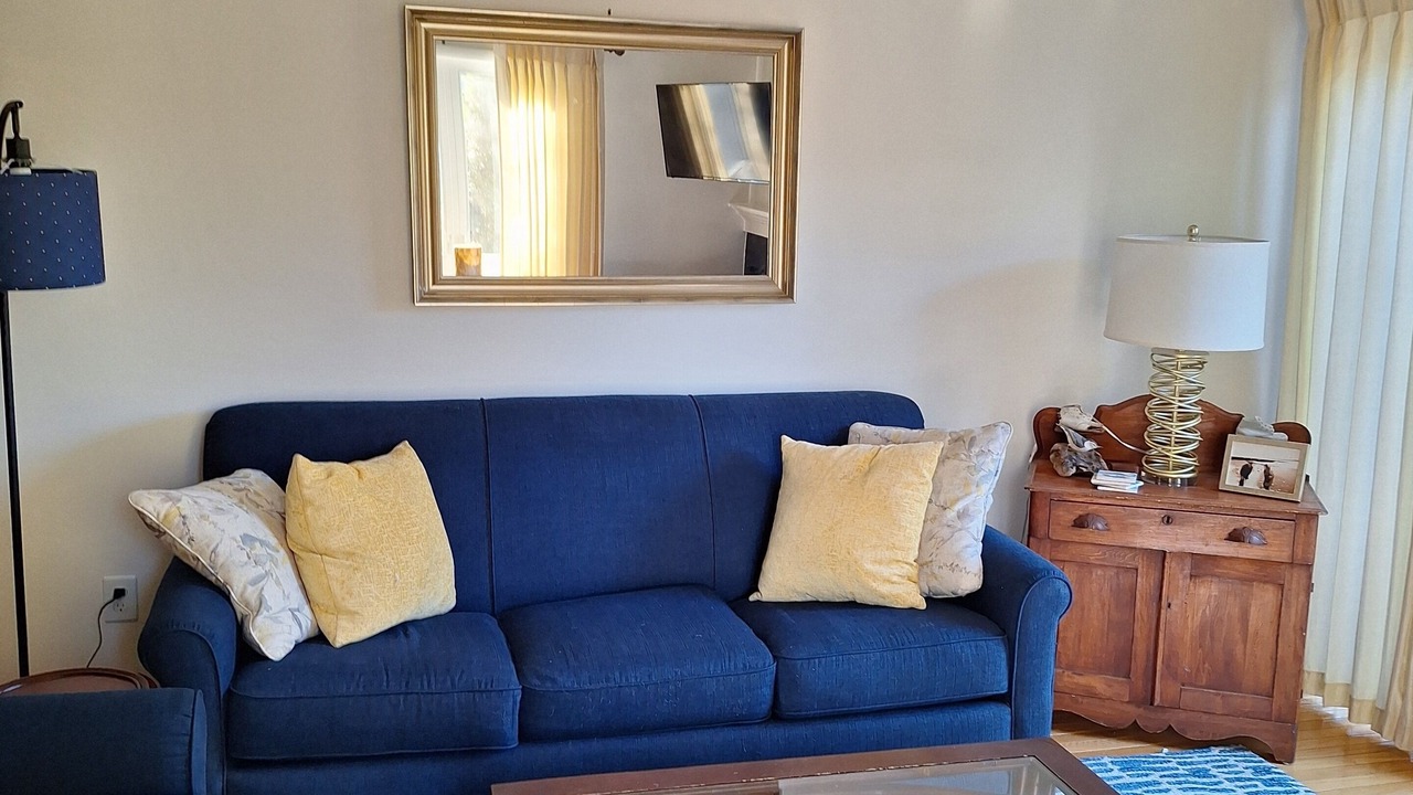 Photo of Livingroom in Country Club Estates