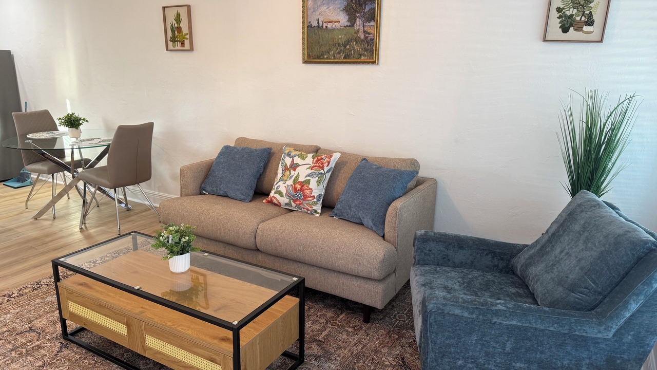 Photo of Livingroom in Imperial Point