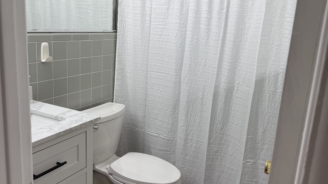 Photo of Bathroom in Imperial Point