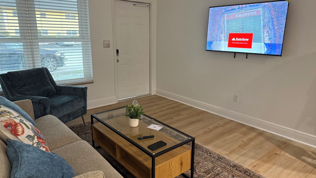 Photo of Livingroom in Imperial Point