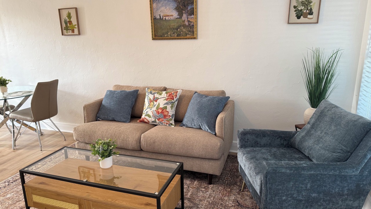 Photo of Livingroom in Imperial Point