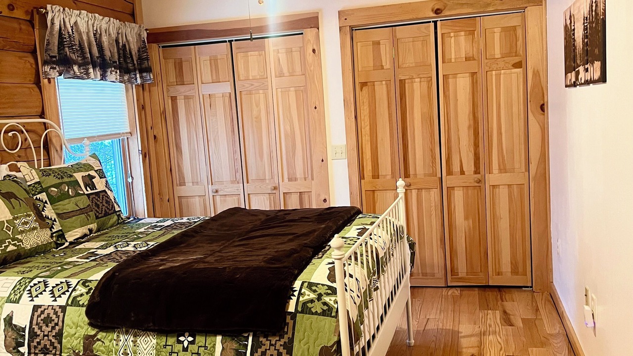 Photo of Bedroom in Lake George