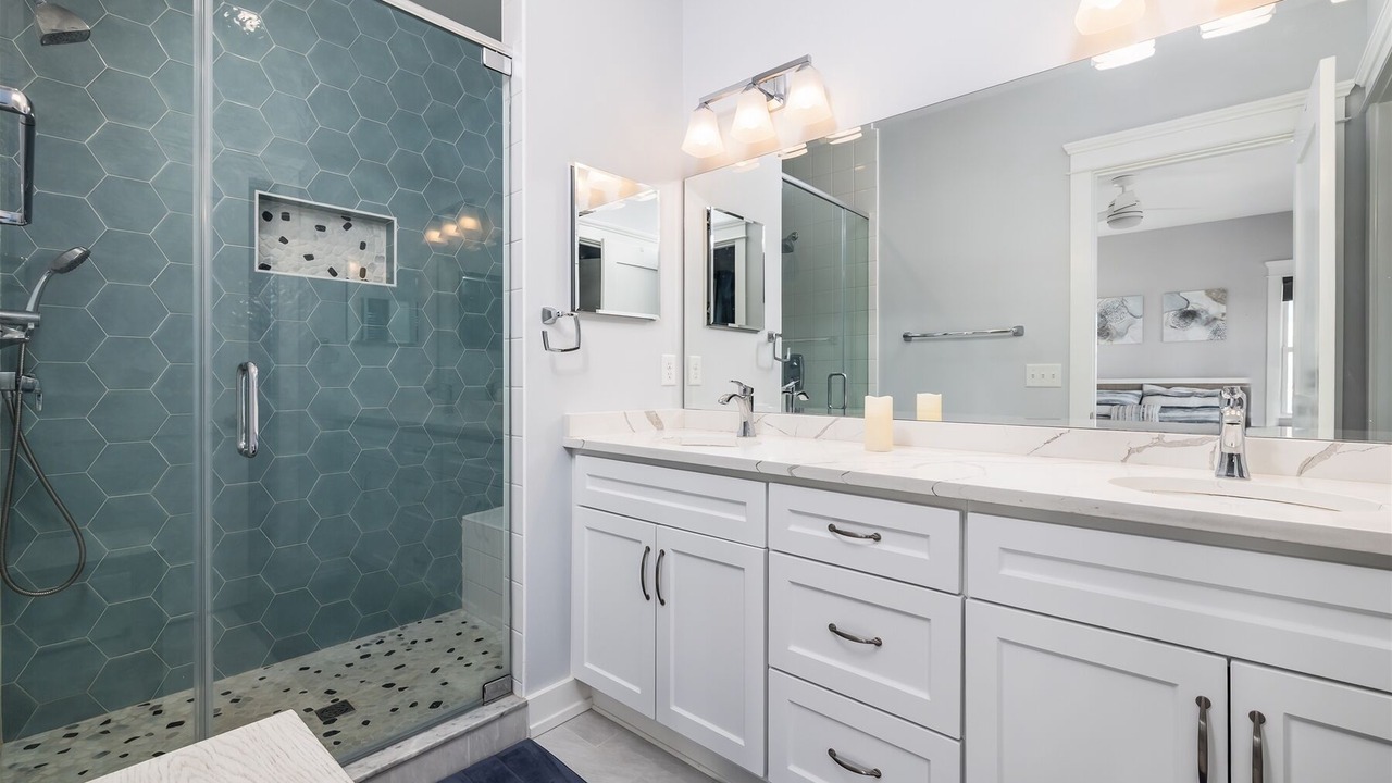 Photo of Bathroom in Sunset Island